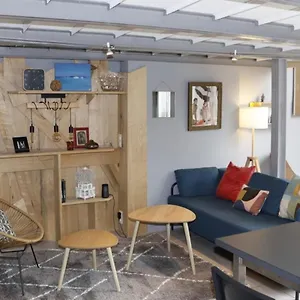 https://air-conditioned-duplex-apartment-with-furnished-terrace.aixenprovencehotels.org